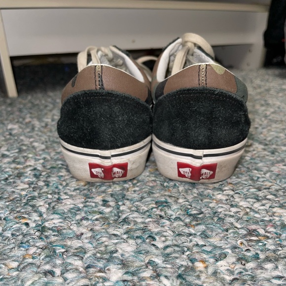 Camouflage Vans - Picture 4 of 5